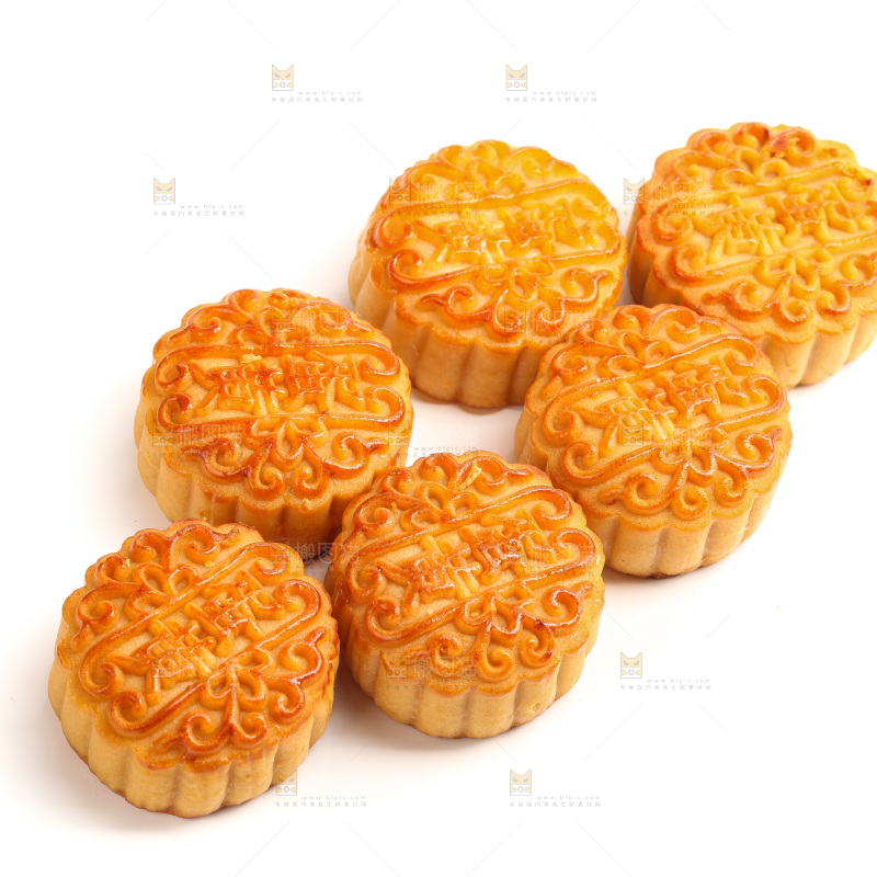 白底上的广式蛋黄月饼