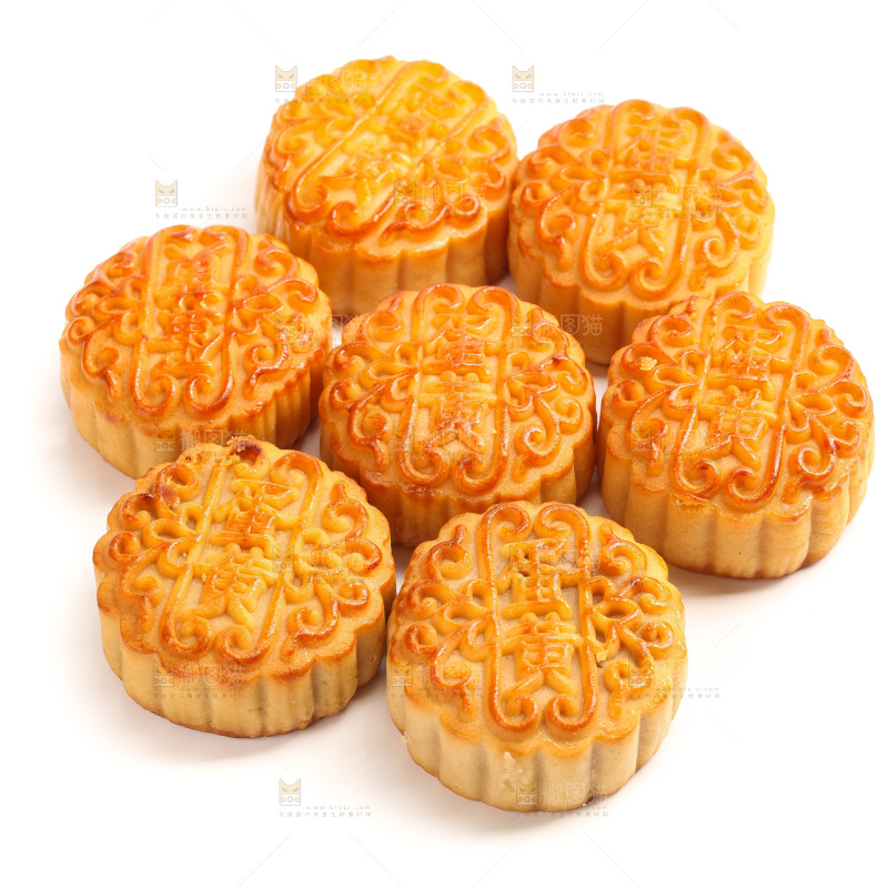 白底上摆放的蛋黄月饼