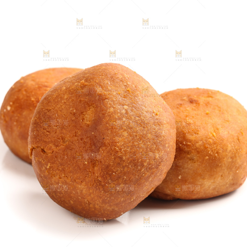 白底上的火腿蛋黄月饼
