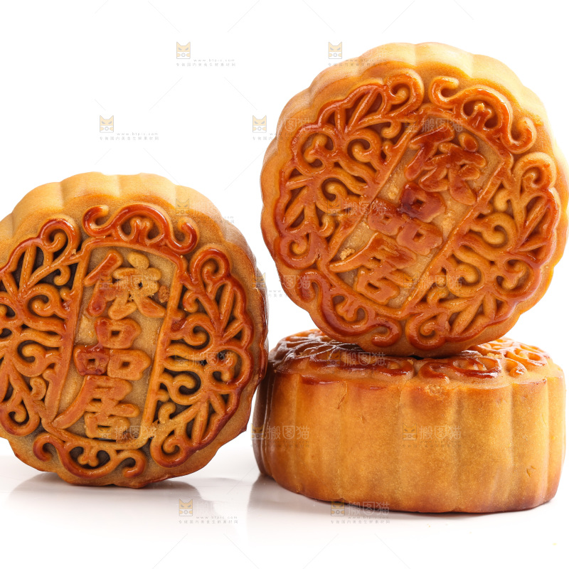白底上的广式蛋黄月饼