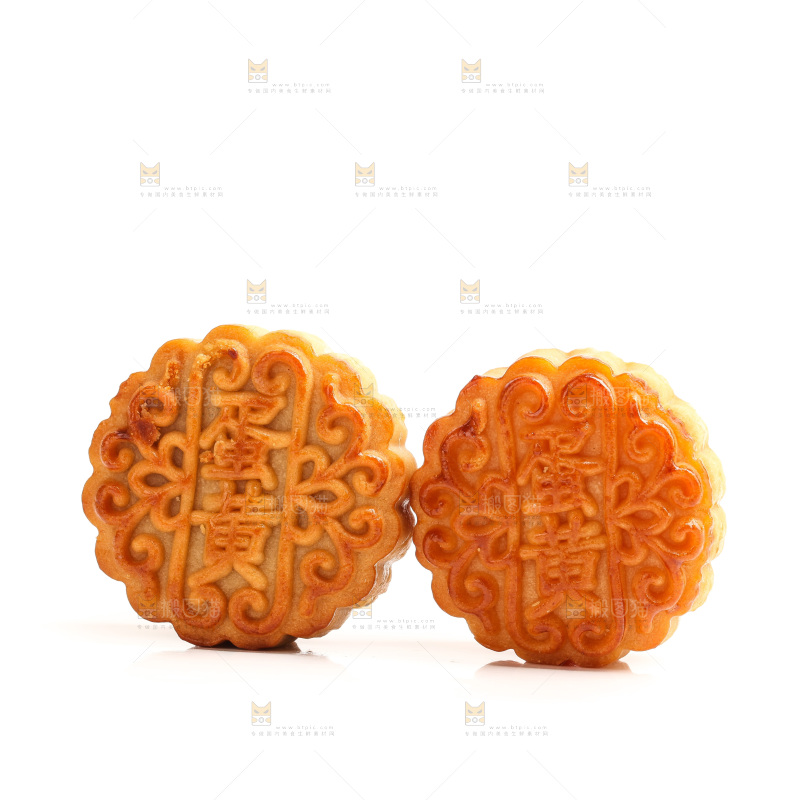 白底上的广式蛋黄月饼