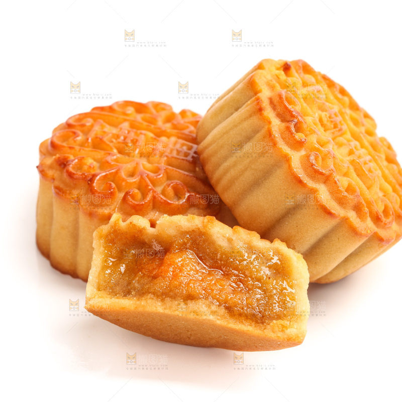 白底上的广式蛋黄月饼