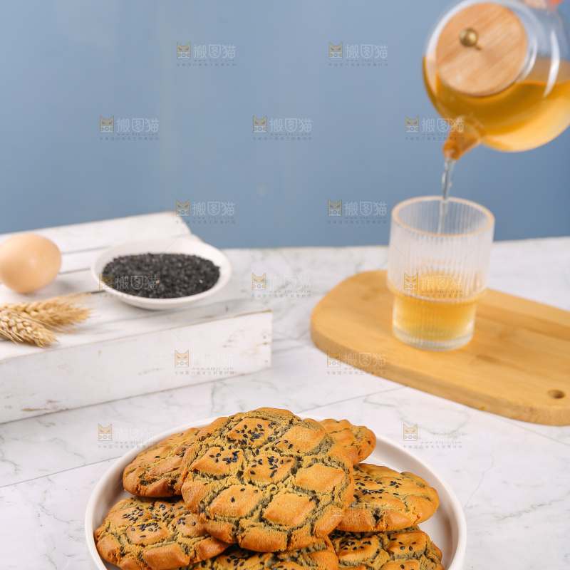 盘子里的铁棍山药桃酥