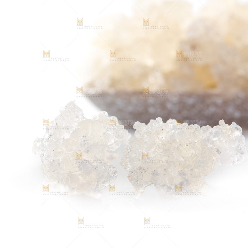 白底上放着雪燕