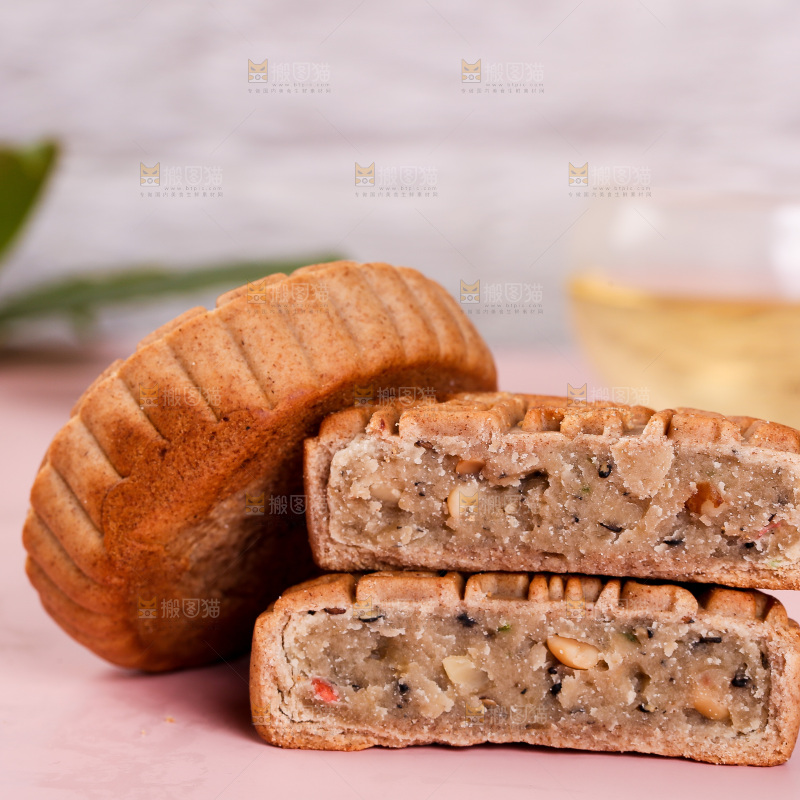 浅底上的荞麦五仁月饼