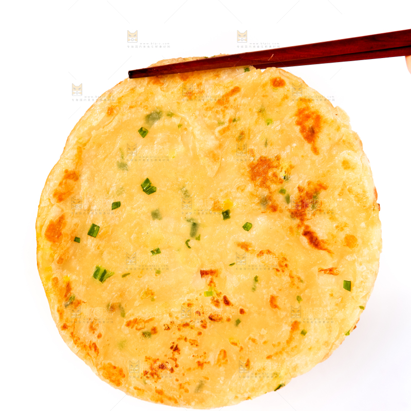 筷子上夹着葱油饼