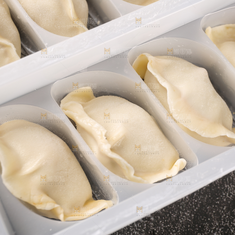 盒子里的手工水饺