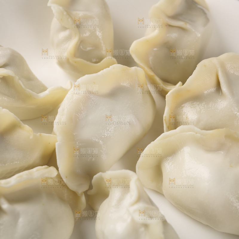 盘子里的手工水饺