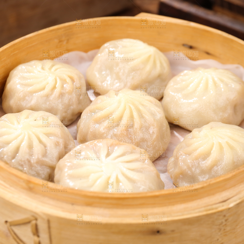 蒸笼里的小笼包