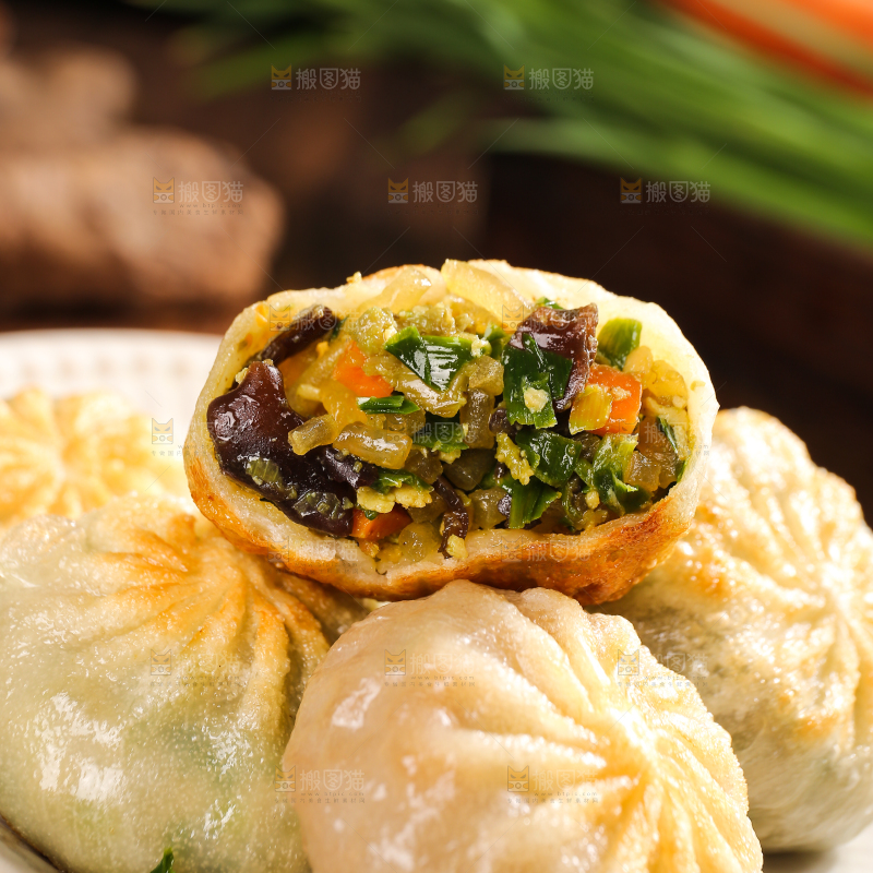 盘子里的生煎包