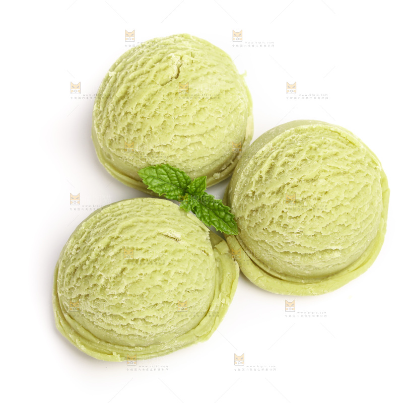 白底上放着的酸奶冰淇淋