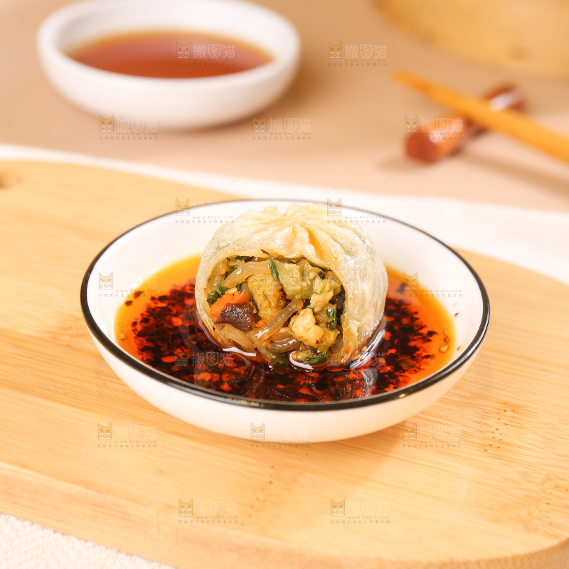 蘸酱的小包子