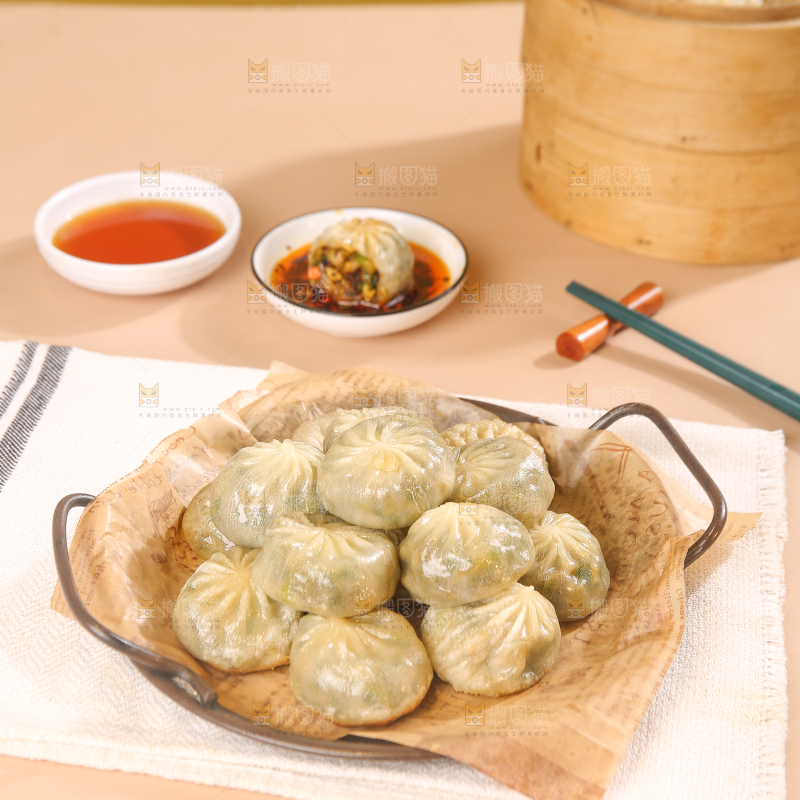 盘子里的小煎包