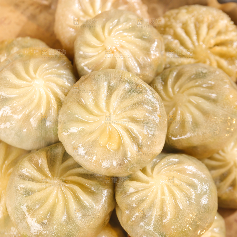 盘子里的小煎包