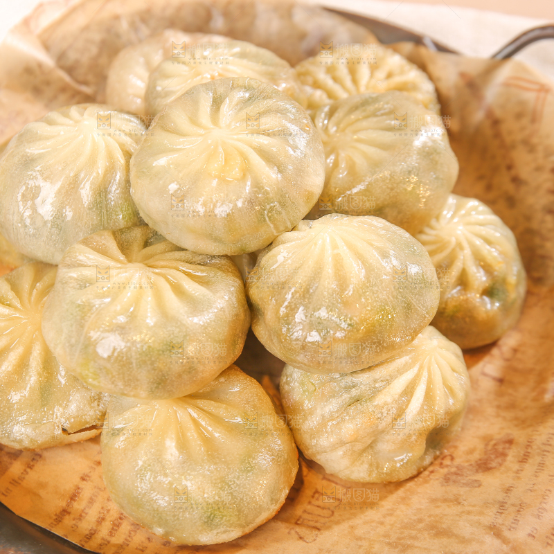 盘子里的小煎包