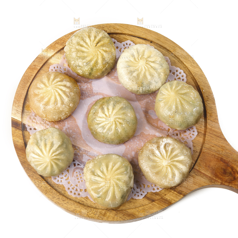 白底上的一盘小包子