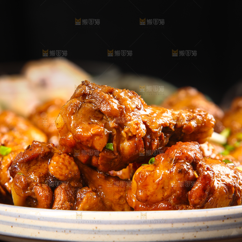 一盘红烧鸡腿