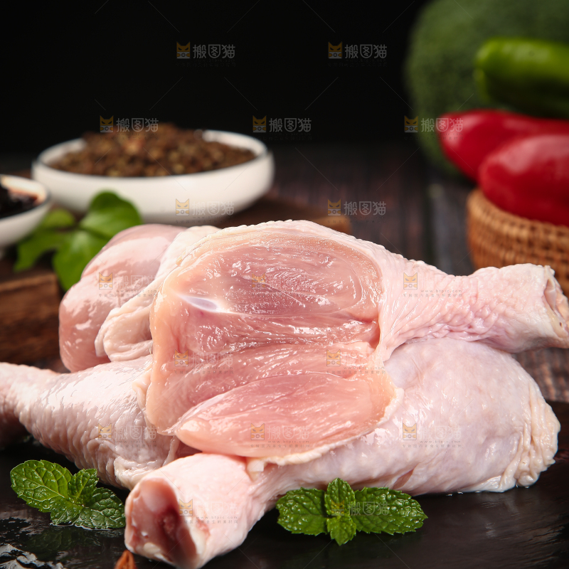 一堆新鲜鸡腿