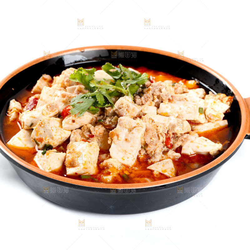 白底上一盘麻辣豆腐
