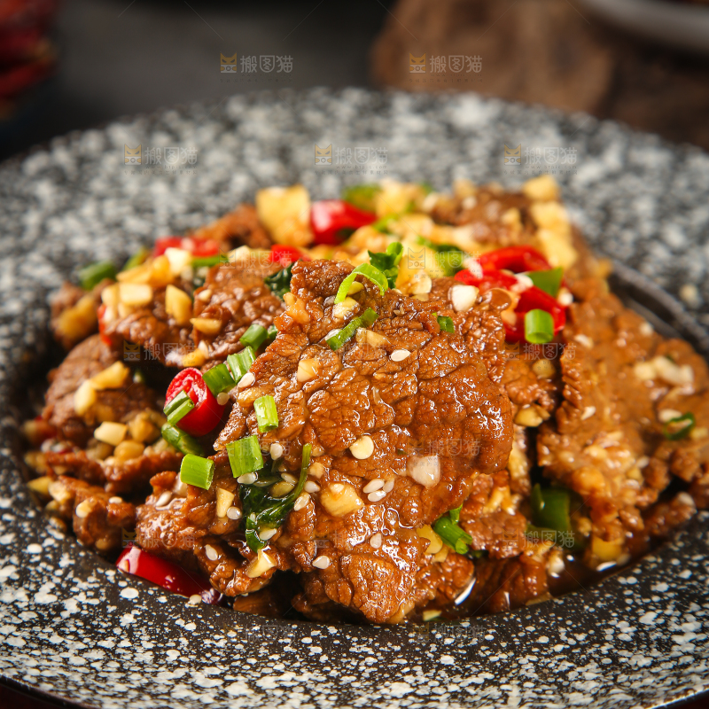 一盘凉拌酱牛肉
