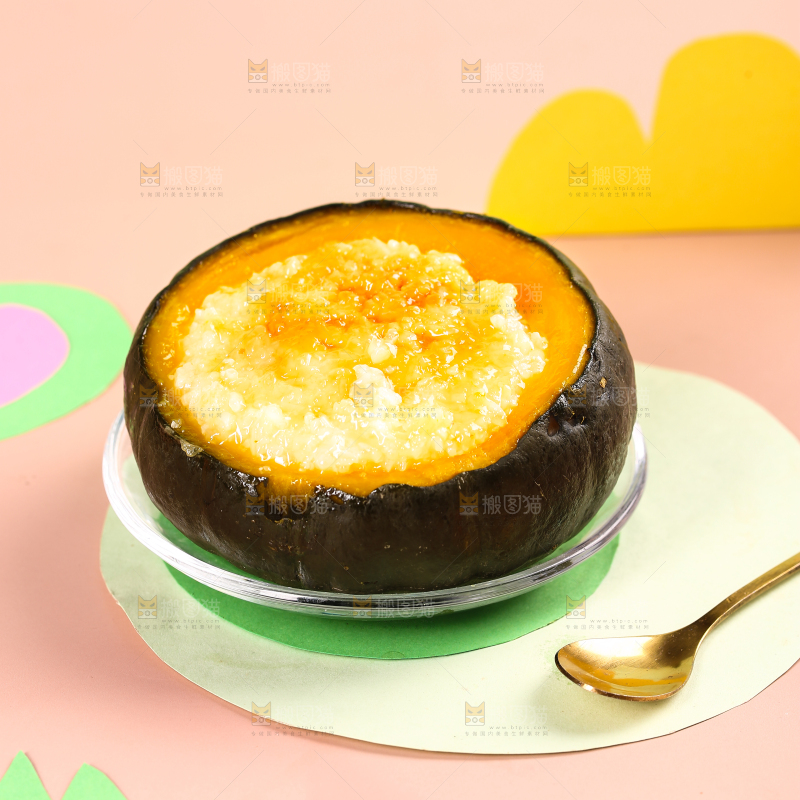 彩底上摆放着贝贝南瓜蒸饭
