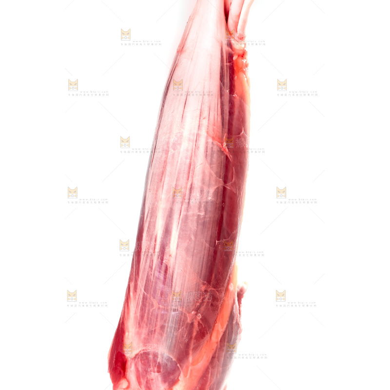 手里拿着牛腱肉