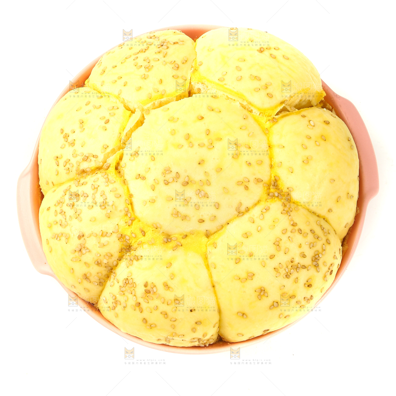 白底上放着拉丝蒸面包