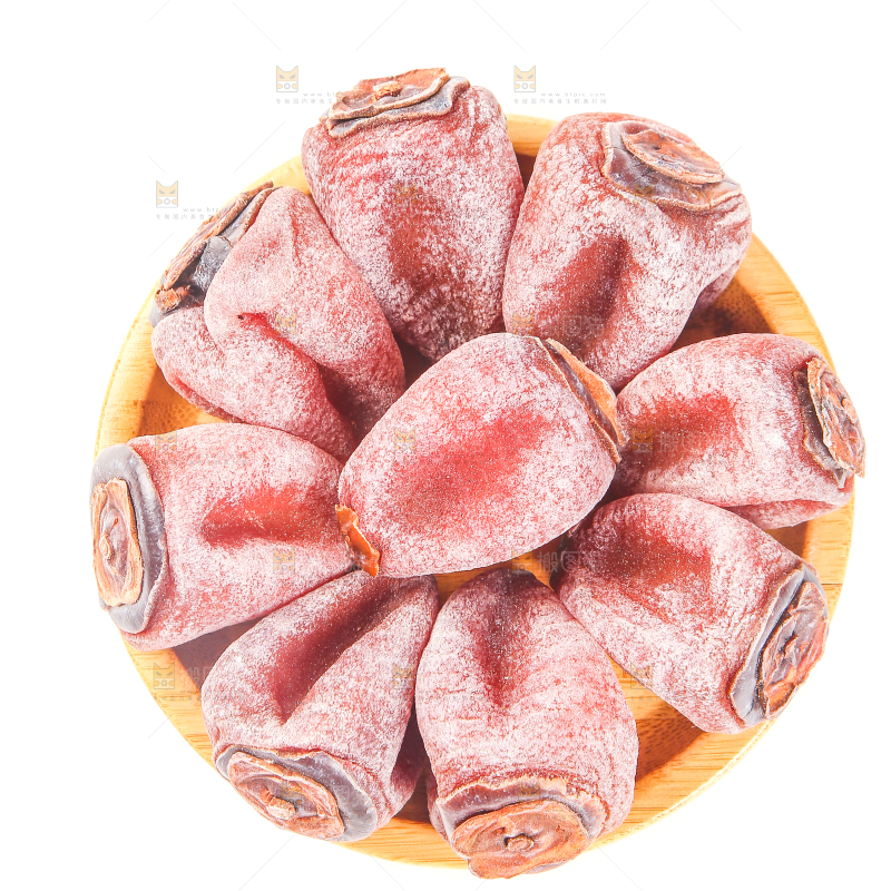 白底上放着一盘吊柿饼