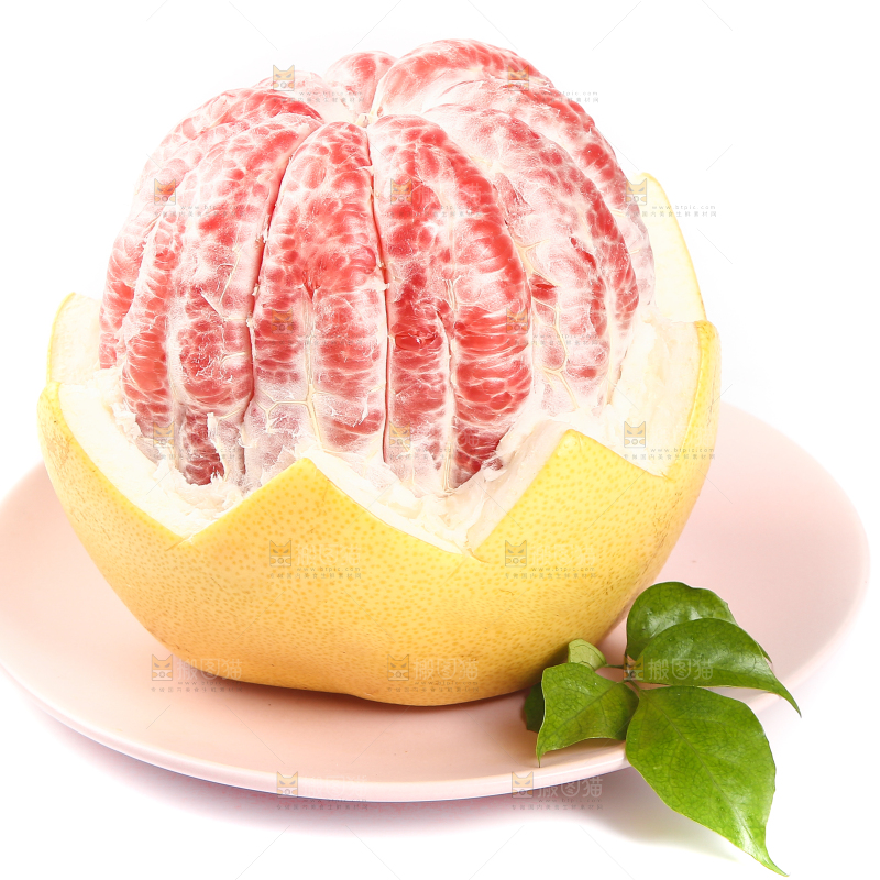 盘子里的红心蜜柚