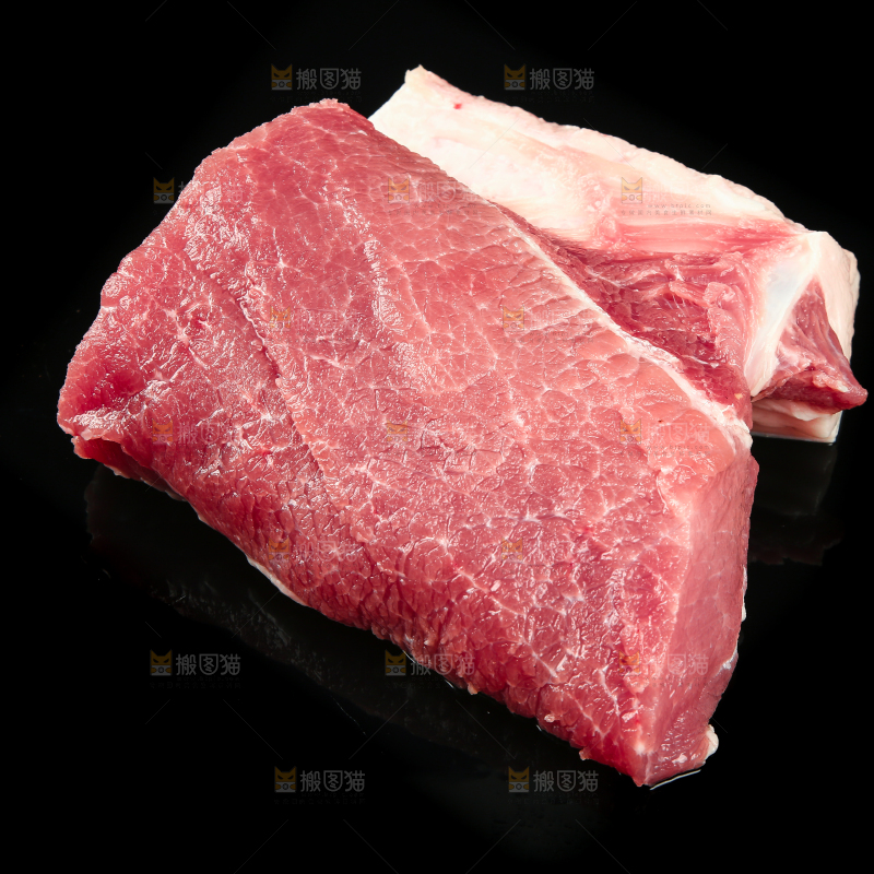 黑底上的猪里脊肉