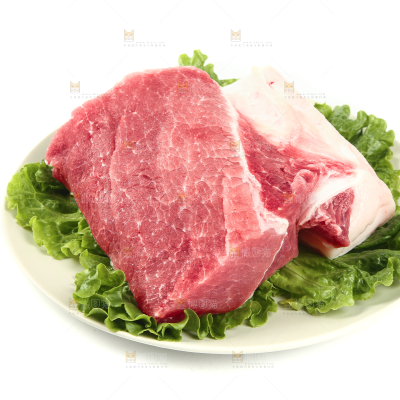白底上摆放着一盘猪肉
