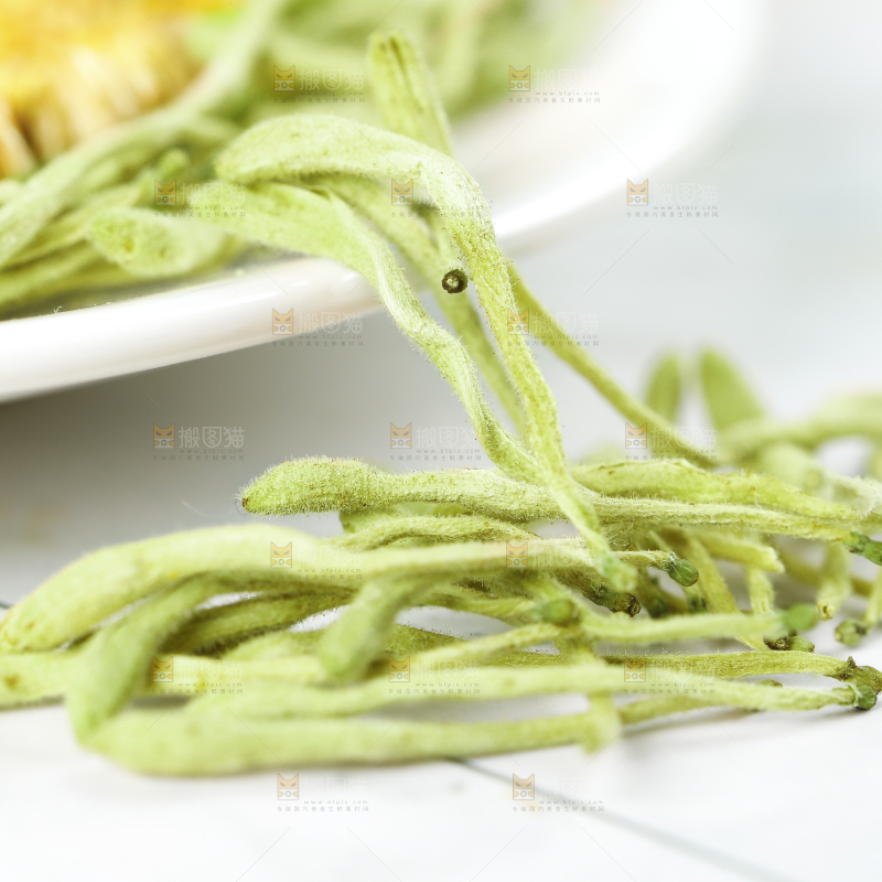 白底上的干金银茶