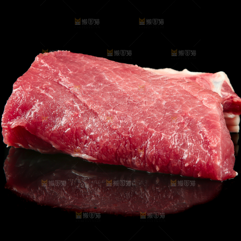 黑底上的猪里脊肉