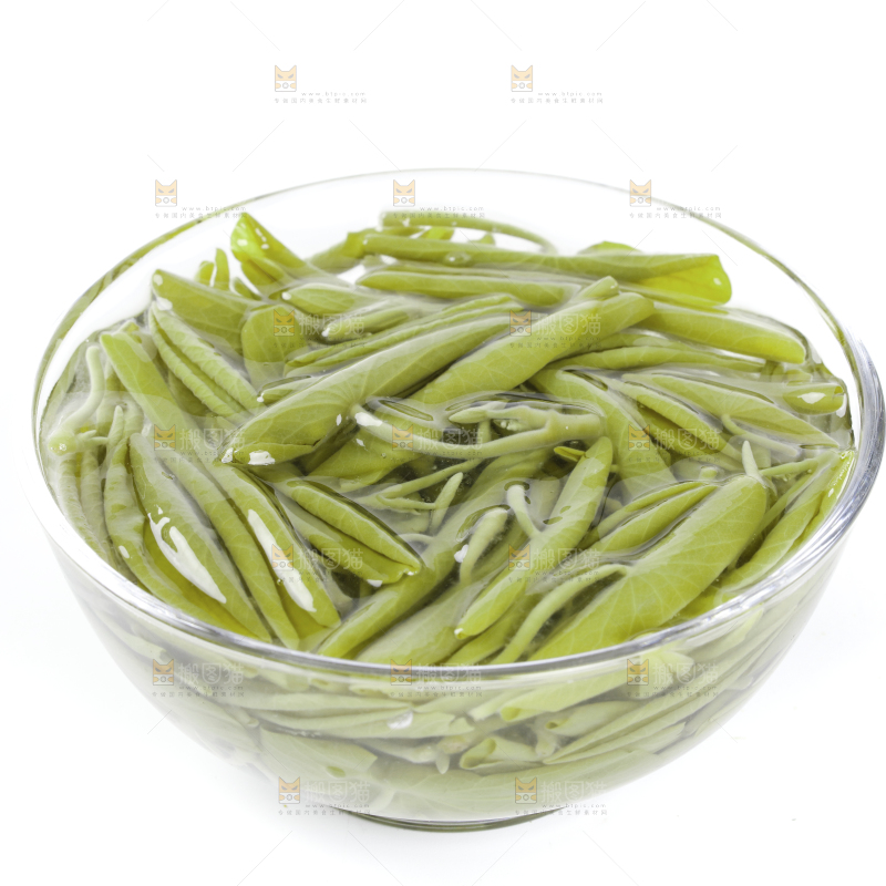 白底上摆放着一碗太湖莼菜