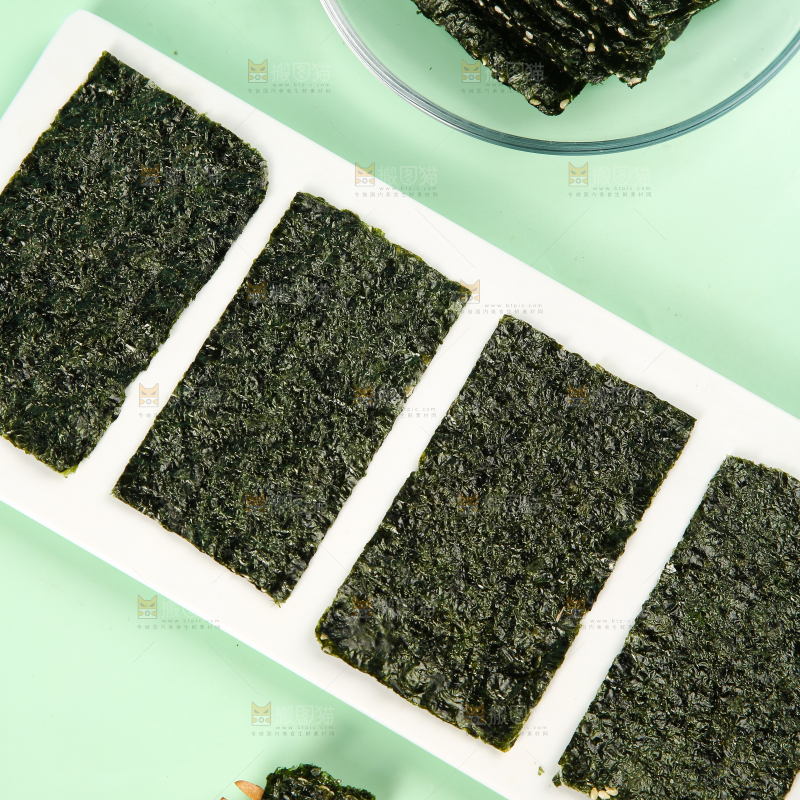 盘子里的海苔片