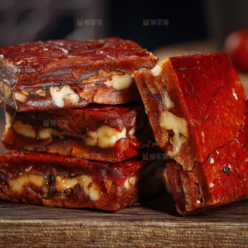 木板上的红枣夹心派