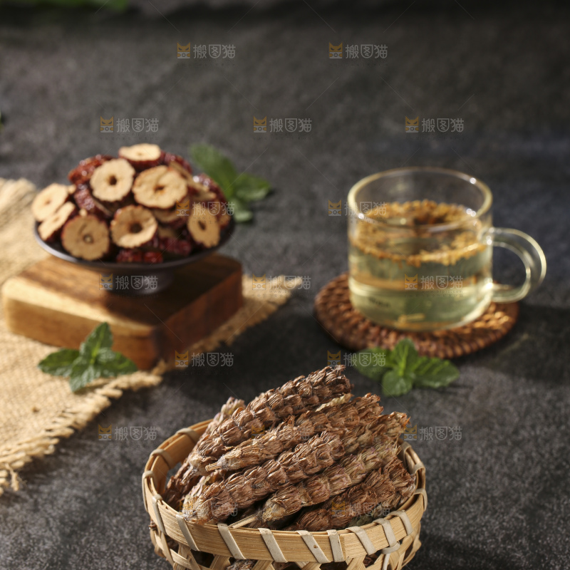 木底上的夏枯草