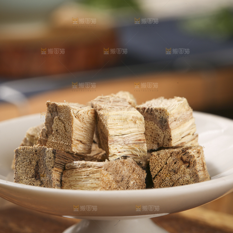 木底上的葛根