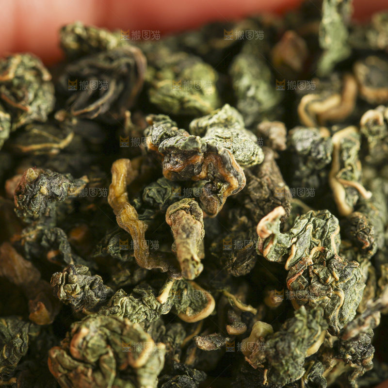 木底上放着的桑叶茶
