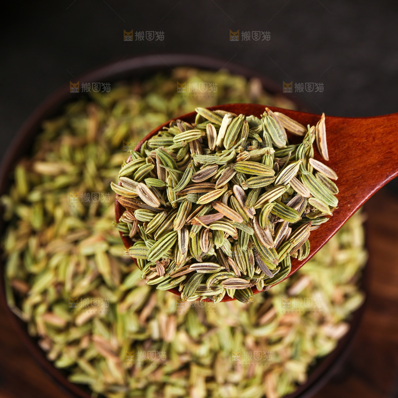 木底上的小茴香籽