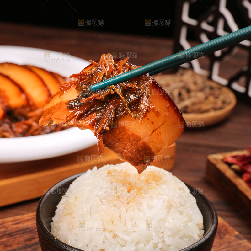 木底上的梅干菜扣肉