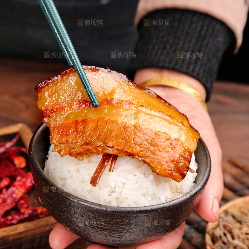木底上的梅干菜扣肉