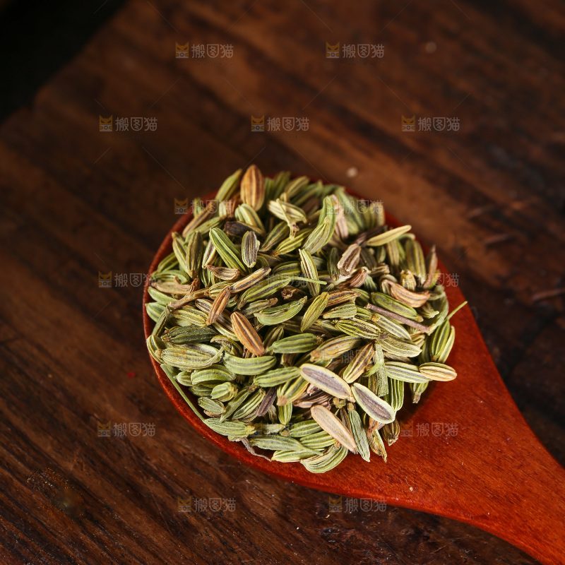 木底上的小茴香籽