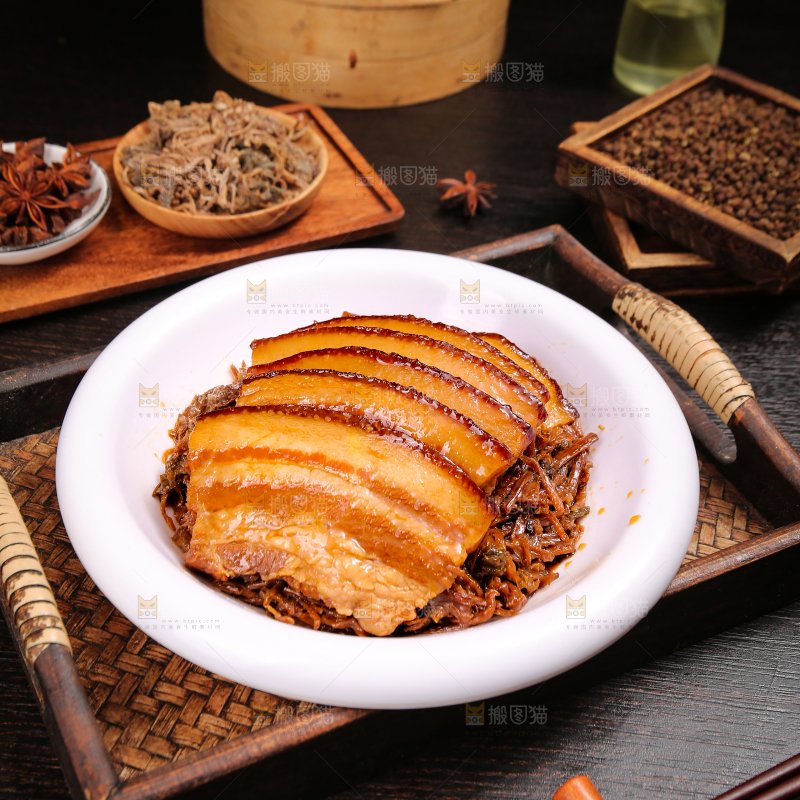 深底上的梅干菜扣肉