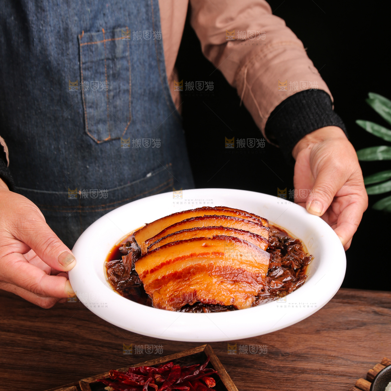 木底上的梅干菜扣肉