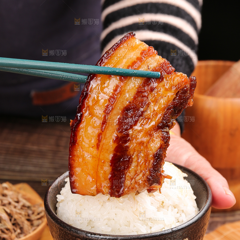 木底上的梅干菜扣肉
