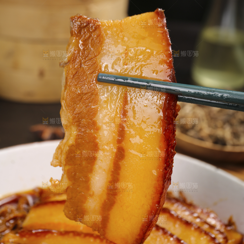 深底上的梅干菜扣肉