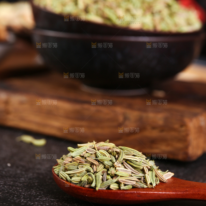 木底上的小茴香籽