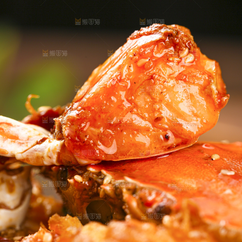 深底上的香辣梭子蟹