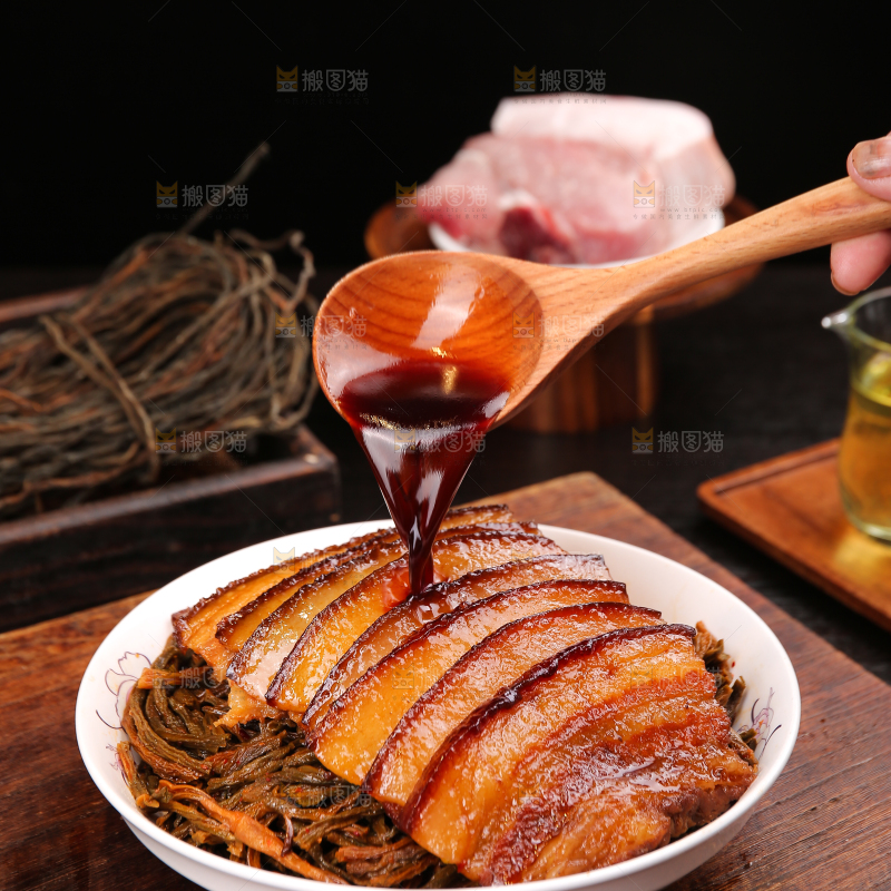 深底上的干豆角扣肉